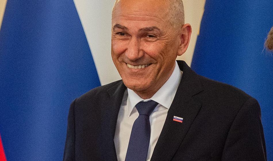 Janša že zamenjal šefe policije, Sove in Fursa