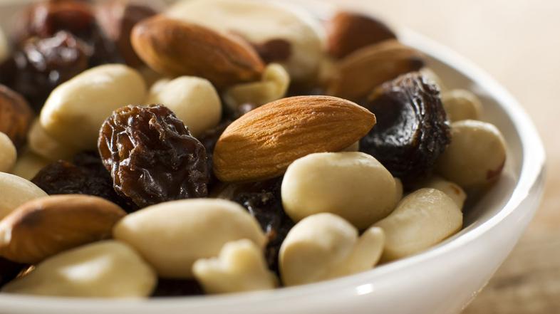 oreščki, suho sadje
