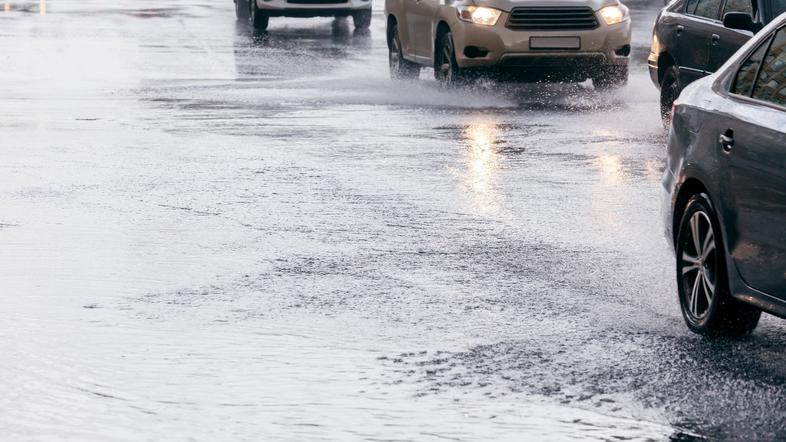 Dež padavine neurje vreme