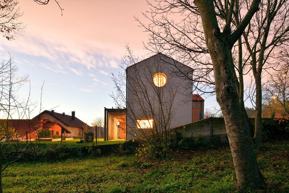 Hiša na Krasu | Avtor: Matej Lozar