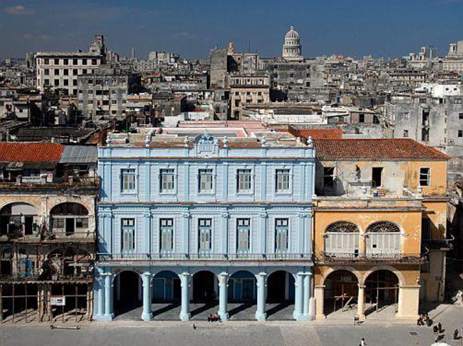 V Havani obnavljajo le ulice in trge, po katerih romajo tuji turisti, velik del 