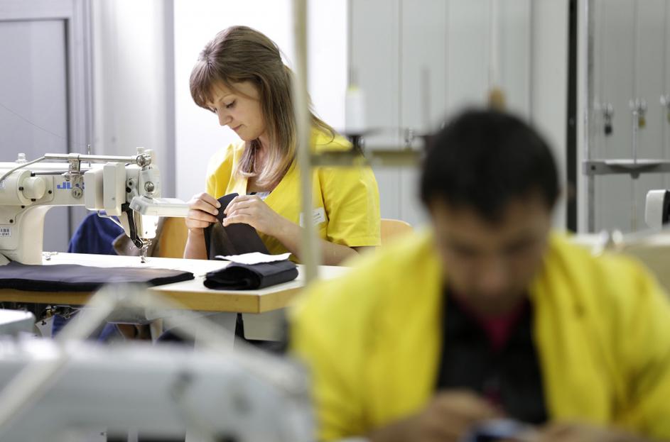 razno 09.01.14. sivilje, sivanje, delavci, zaposleni, delo, tovarna, Bulgarian N