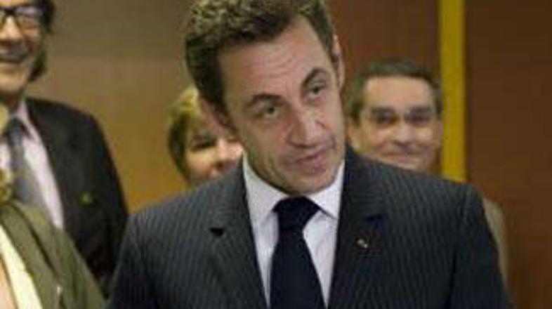 Raziskava je tudi pokazala, da Sarkozyja podpira zgolj 36 odstotkov vprašanih, k