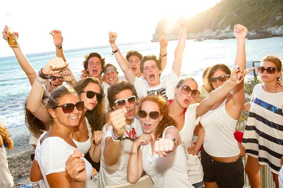 Otvoritev Fashion TV bara na Krfu