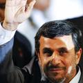 Mahmud Ahmadinedžad ob svojem prihodu v Venezuelo. 9. 1. 2012.