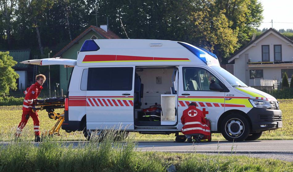 Pacientka čakala sedem ur na prevoz v bolnišnico