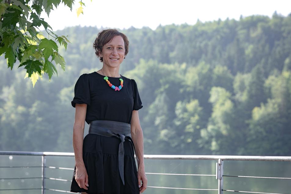 DARJA GEBERT, zakonska in družinska terapevtka