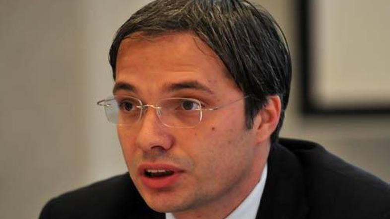 Pogačnik bo z jutrišnjim dnem zaposlen v Pozavarovalnici Sava.