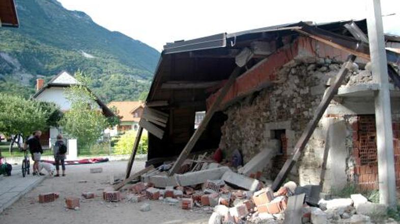 Obnovljenih je bilo 1767 objektov, do sedaj pa je bilo v popotresni obnovi reali