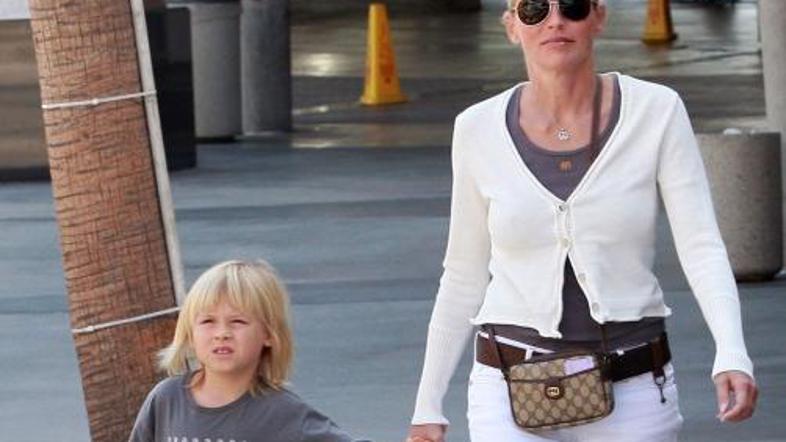 Sharon napoveduje, da v bitki za skrbništvo ne bo odnehala.