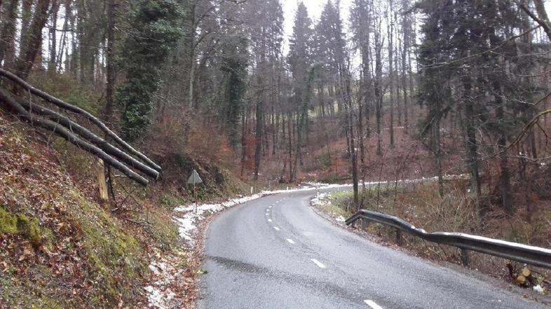 Posledice ujme na regionalnih in glavnih cestah