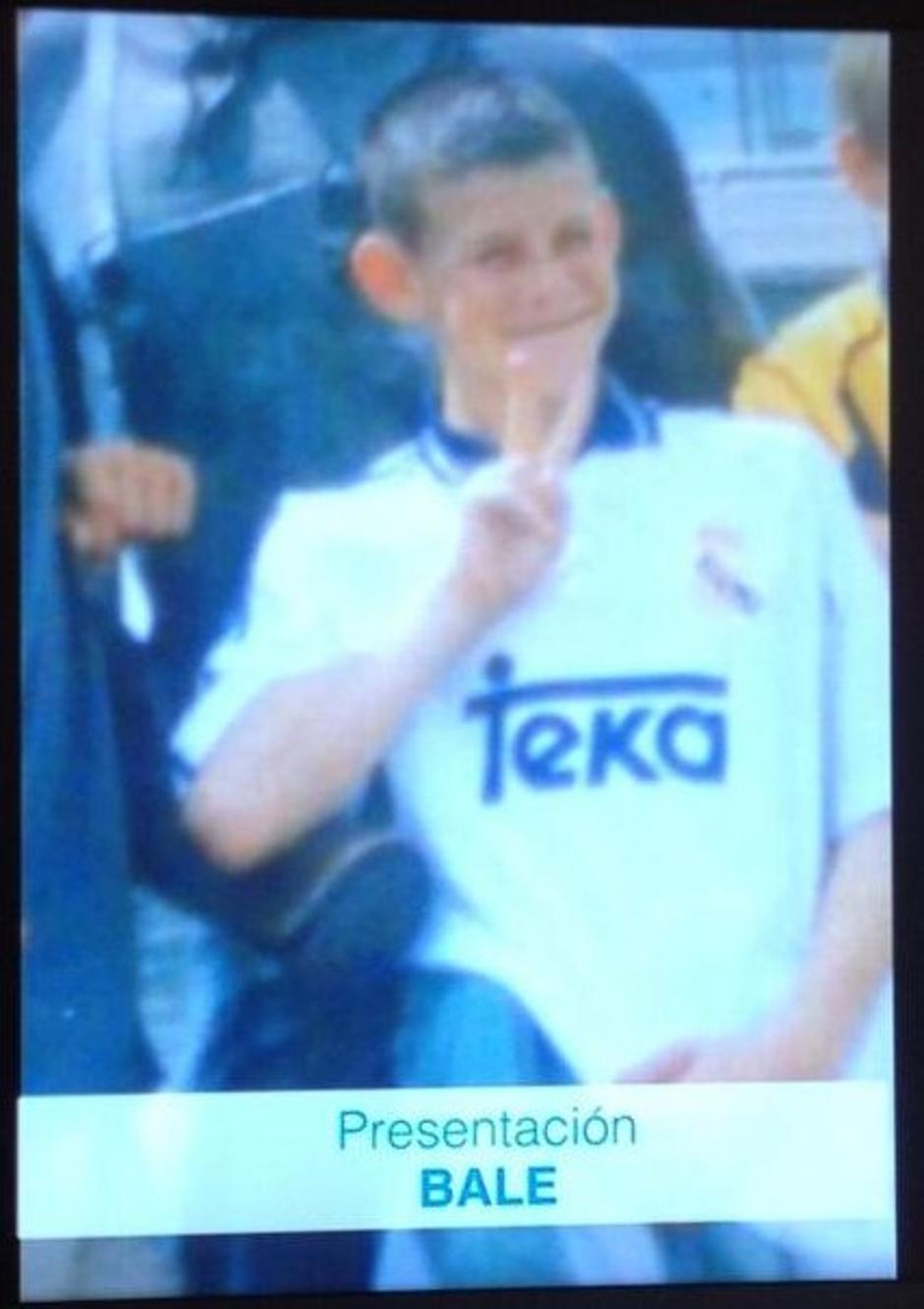 Bale Real Madrid predstavitev prestop otroška fotografija dres | Avtor: Reševalni pas/Twitter