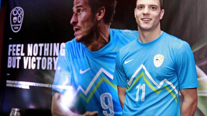 vučkić slovenska nogometna reprezentanca dres