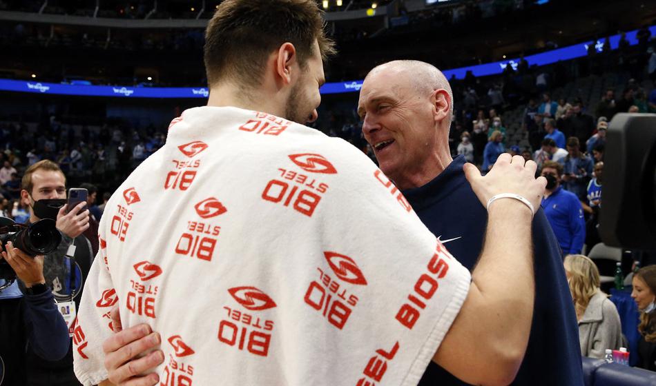 Svet se klanja Dončićevemu prvemu NBA trenerju, ta do zgodovinskega mejnika