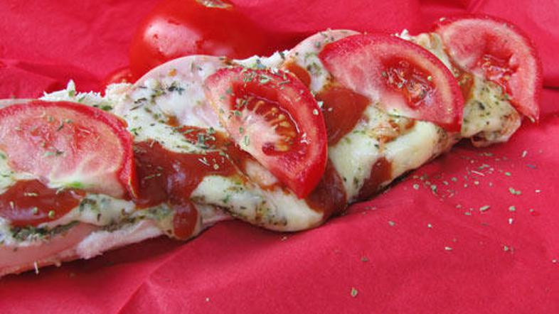 Najhujšo lakoto boste hitro potešili z dišečo mini pico.