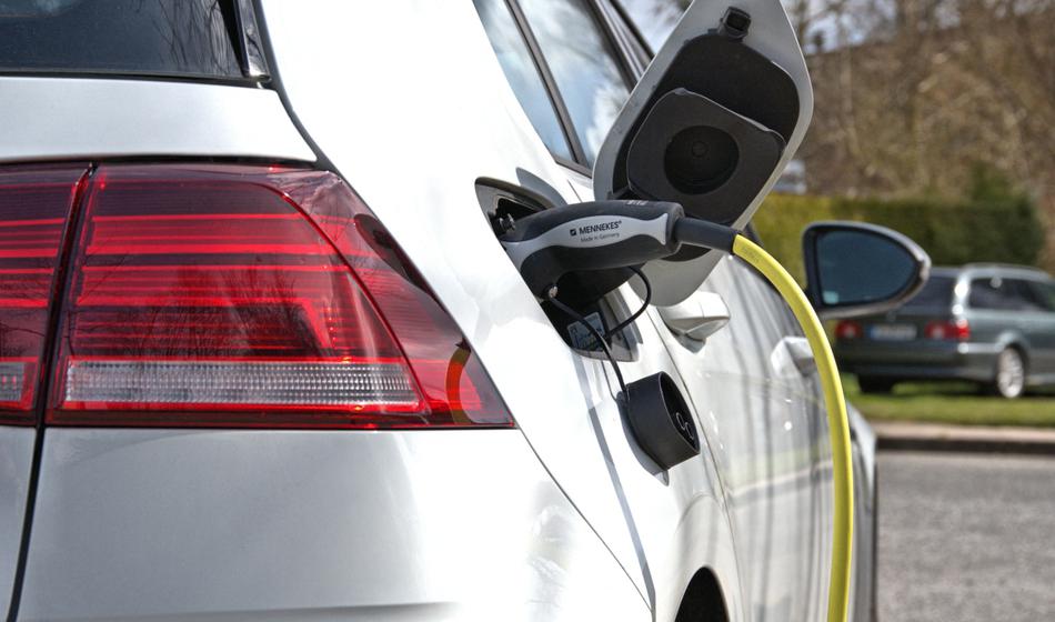 Zakaj se vozniki električnih avtomobilov redijo?