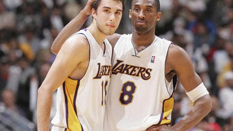 Saša Vujačić se izredno dobro razume s prvim zveznikom moštva Kobejem Bryantom.