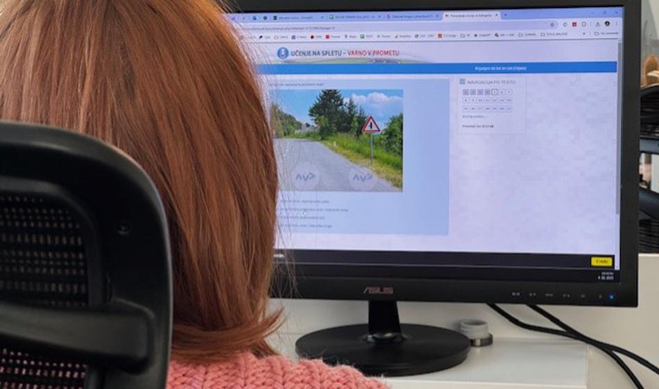 Kar 128-krat padel na teoretičnem delu vozniškega izpita