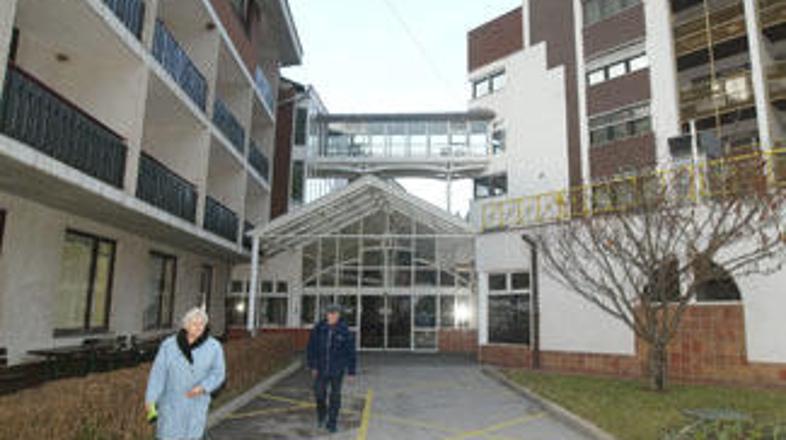 Zaradi neplačevanja nekaterih dodatkov pa je 29. julija v delu socialnovarstveni