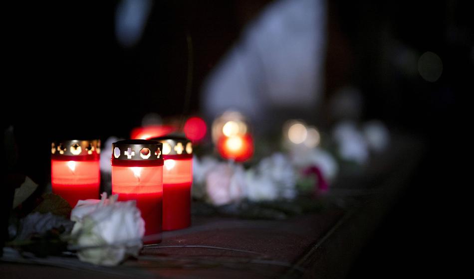 Med reševanjem ženske vplivnež z družino utonil