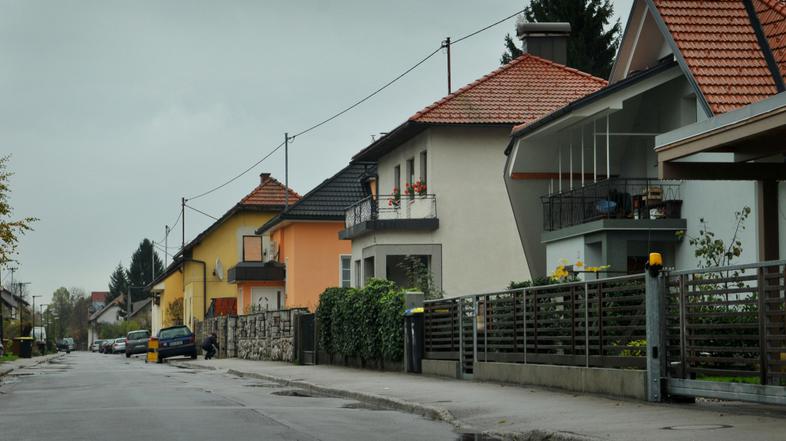 slovenija 22.11.13, hisa, hise, druzinske hise, druzinska hisa, ulica, naselje, 