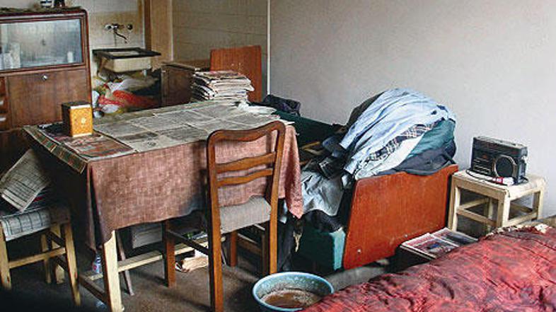 Nesrečnež nima sorodnikov, prav tako ne prejema obiskov in nima nikogar, ki bi s