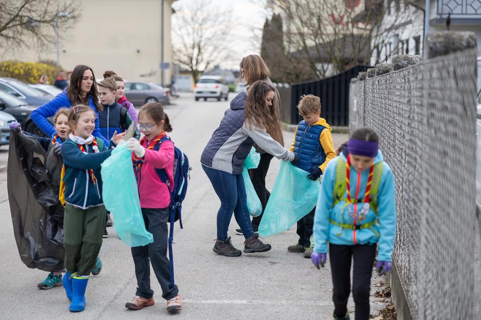 Čistilna akcija v Kranju - Kranj ni več usran