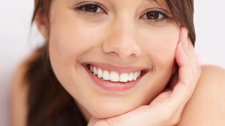 Deklice danes vstopajo v puberteto praviloma prej kot njihove matere. (Foto: Shu