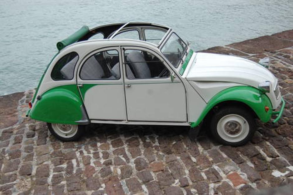2CV ali spaček | Avtor: Citroën