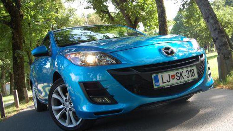 Nova trojka je vizualno konkretno predrugačena, ponuja več prostora in opreme ko