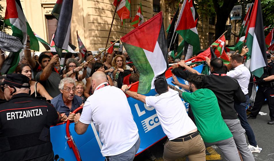 Incident na Vuelti: Protestniki uničili enajsto etapo