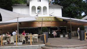 Vila Prešeren je obogatila gostinsko ponudbo na Bledu, zaradi posedanja pa jo bo