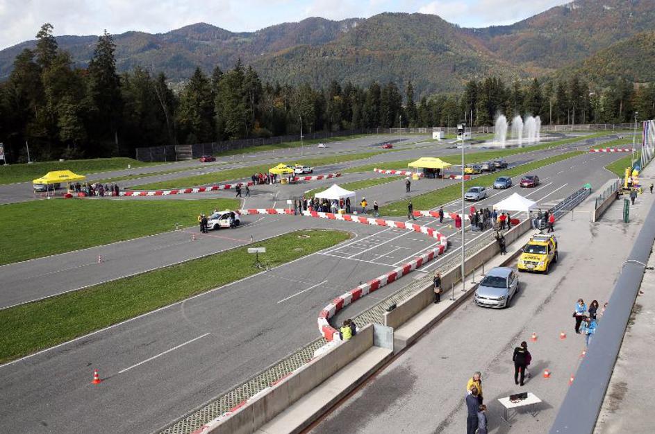 Dan odprtih vrat na AMZS