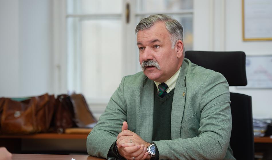 Odvetnik Jože Oberstar se je odzval na videoposnetek o Darsu