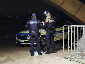 Policija, policist, policistka, policijska patrulja