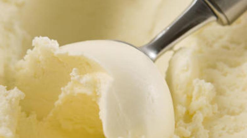 Ko boste doma, na toplem, si privoščite mrzlo poslastico.