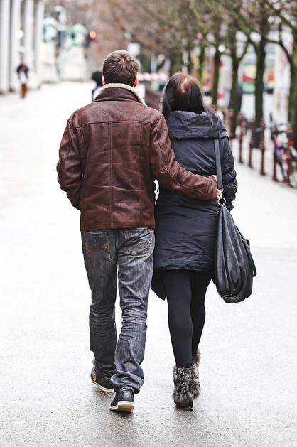 Slovenija 20.01.2014 mlajsi par na sprehodu, ljubezen, moski in zenska; foto:Sas