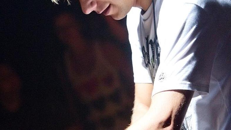 Armin van Buuren znorel Gavioli