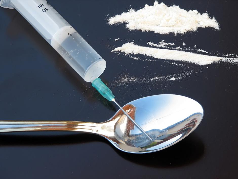 TZlepotazdravje 28.06.12, droga, heroin, igla, foto: shutterstock | Avtor: Shutterstock