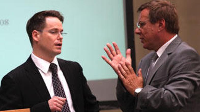 Boštjan Aver bo vsaj še štiri dni na čelu Vzajemne.