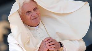 papež Benedikt