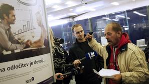 Protest proti kapitalizmu pred NLB.