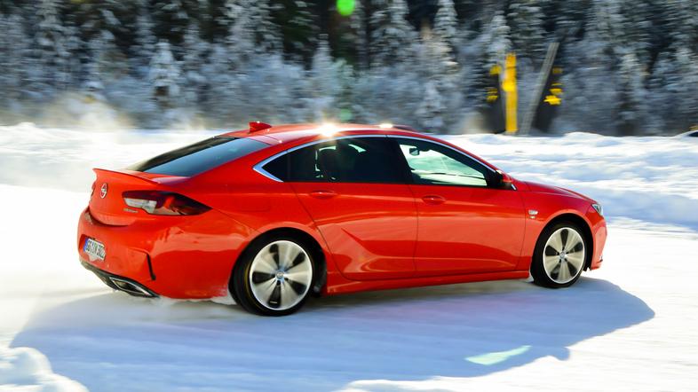 Opel trening zimske vožnje