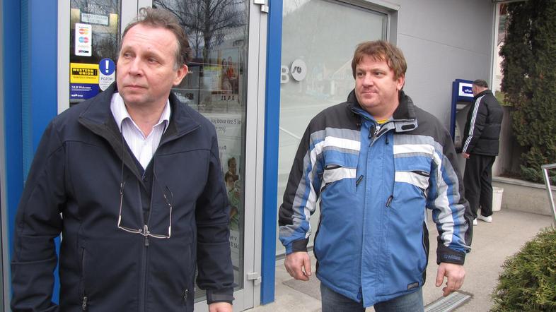 Mitja Bukovec in Andrej Boh sta včeraj ob 12. uri banko zapustila razočarana, sa