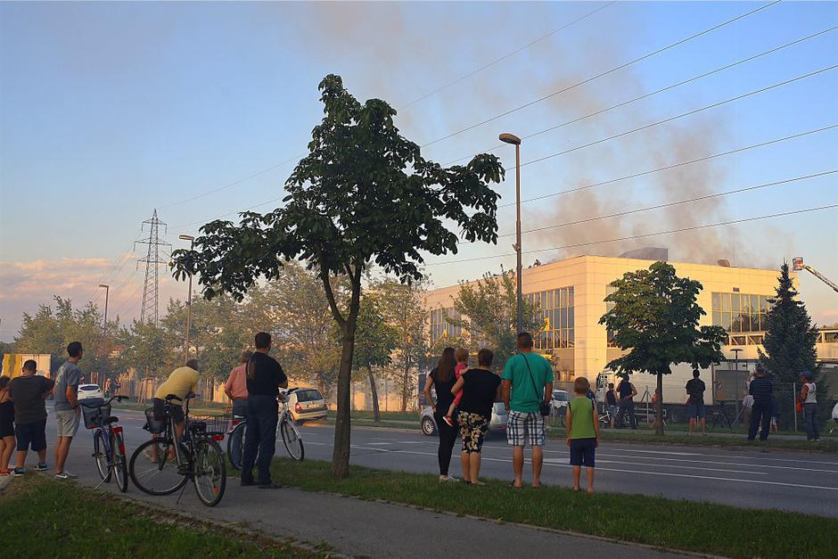 Požar logistični center | Avtor: Saša Despot