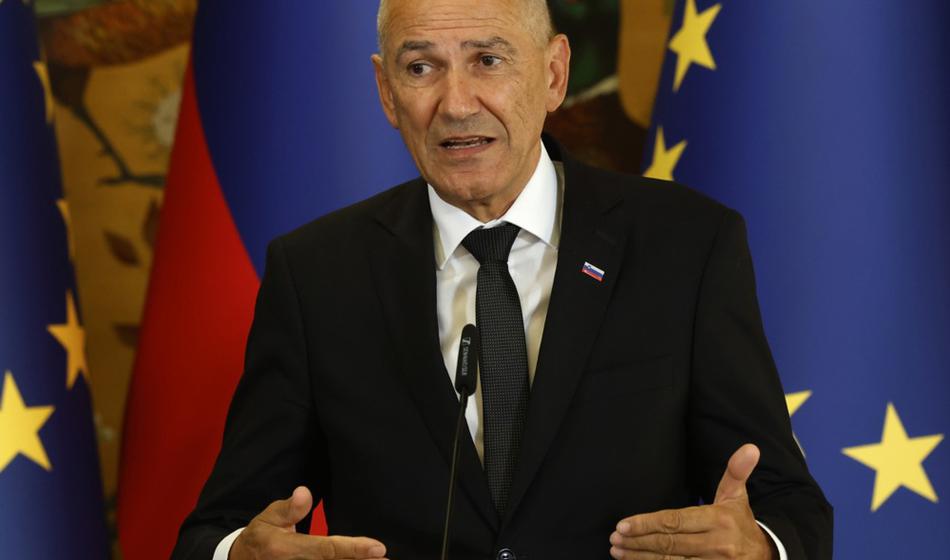 Janša bi razrešil DVK, zdaj so mu vrnili žogico