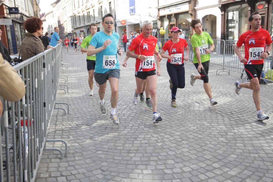 Če želite visokoresolucijsko fotografijo, nam pošljite elektronsko sporočilo na 