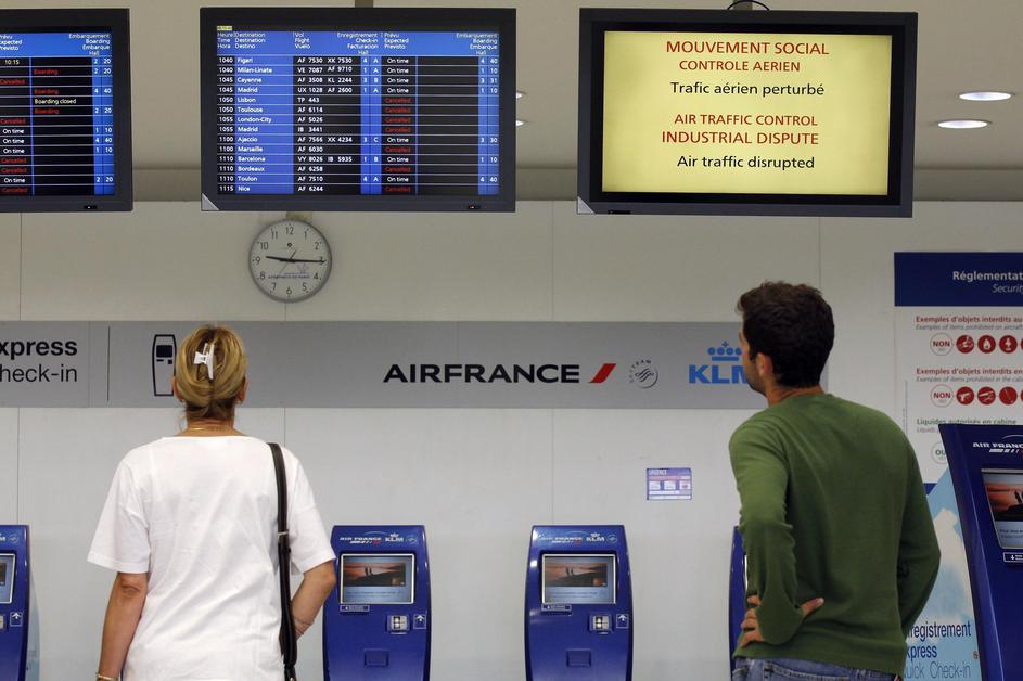Francija, stavka kontrolorjev letenja, Pariz, potniki, letališče