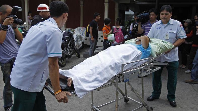 Evakuacija bolnikov (Foto: EPA)