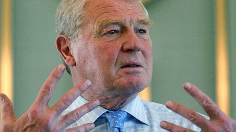 Paddy Ashdown opozarja na nevarnost razpada BiH.